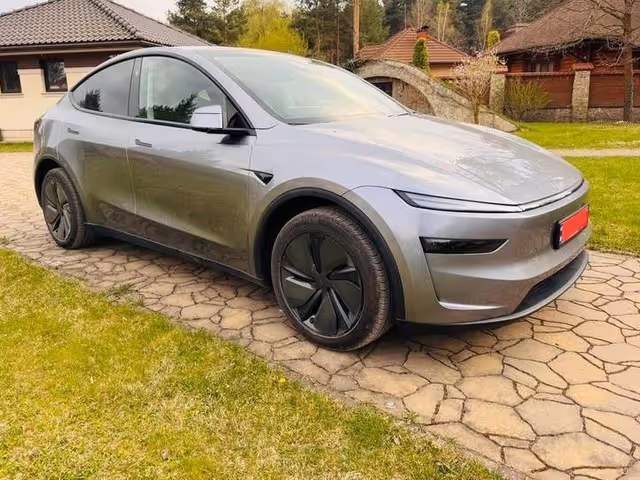 Tesla Model Y - зображення 5