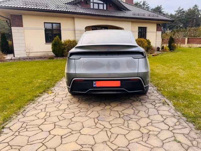 Tesla Model Y - зображення 4