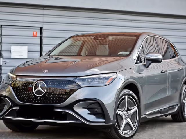 Mercedes-Benz EQE SUV AMG - зображення 2