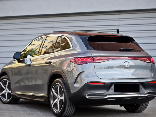 Mercedes-Benz EQE SUV AMG - зображення 4