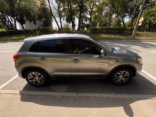 Mitsubishi Outlander - зображення 2