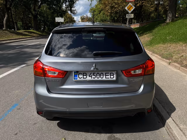 Mitsubishi Outlander - зображення 4