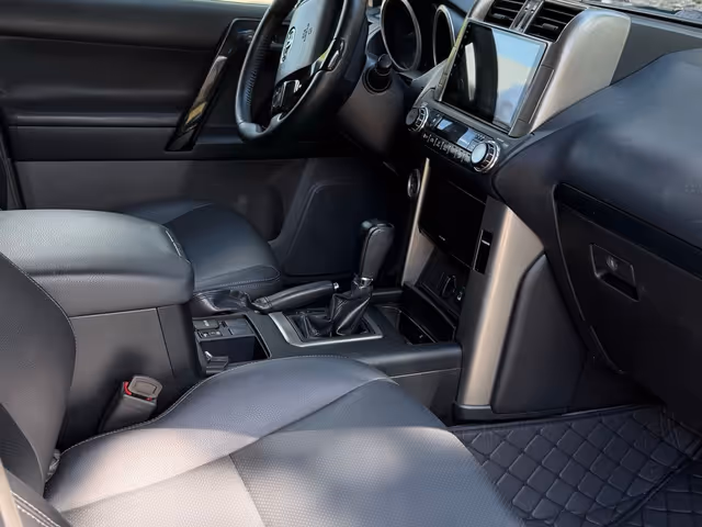 Toyota Land Cruiser Prado - зображення 2