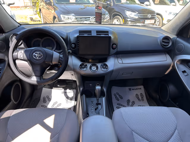 Toyota RAV4 - зображення 4