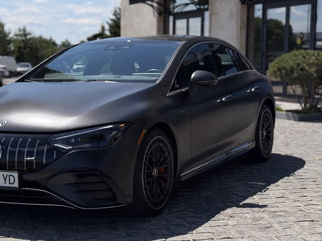Mercedes-Benz EQE AMG - зображення 1