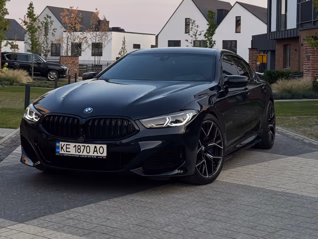 BMW 8 серії - зображення 1