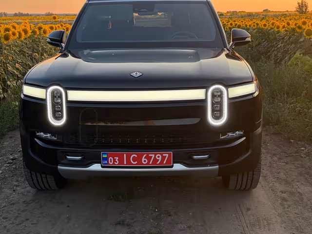 Rivian R1S - зображення 3