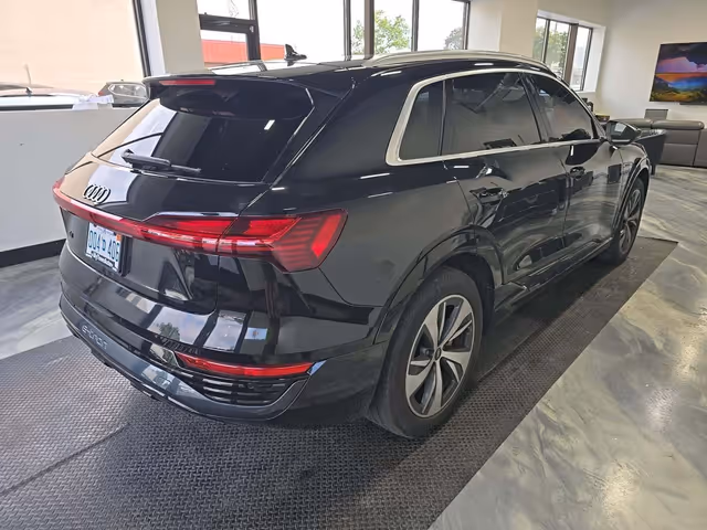 Audi Q8 e-tron - зображення 3