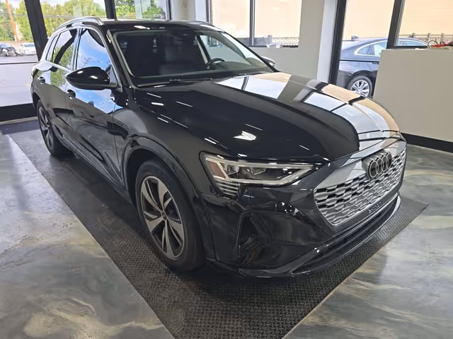 Audi Q8 e-tron - зображення 1
