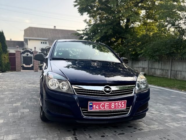 Opel Astra - фото 1