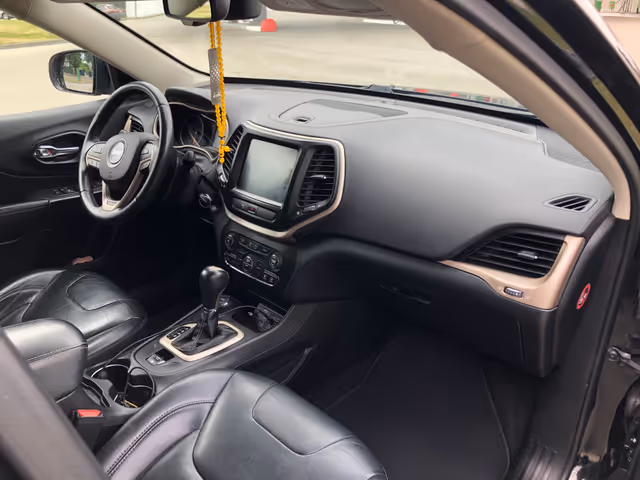 Jeep Cherokee - зображення 2