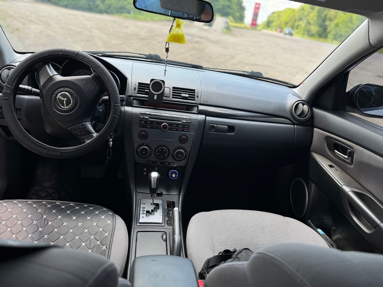 Mazda 3 - фото 2