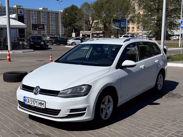 Volkswagen Golf - зображення 1