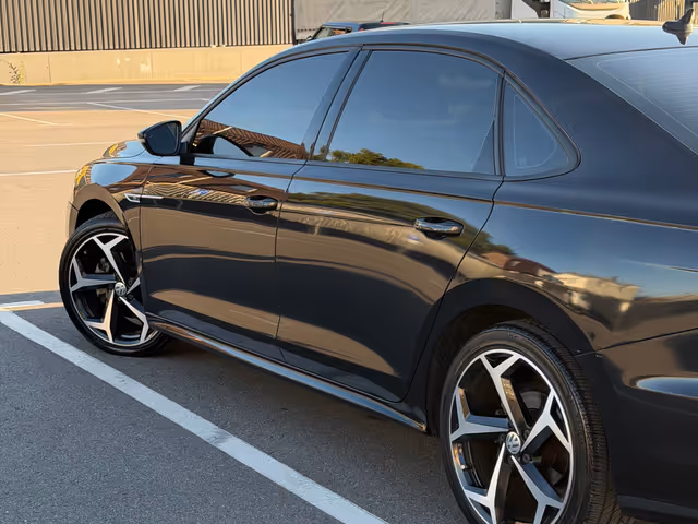 Volkswagen Passat - зображення 1