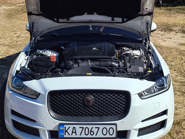 Jaguar XE - зображення 5