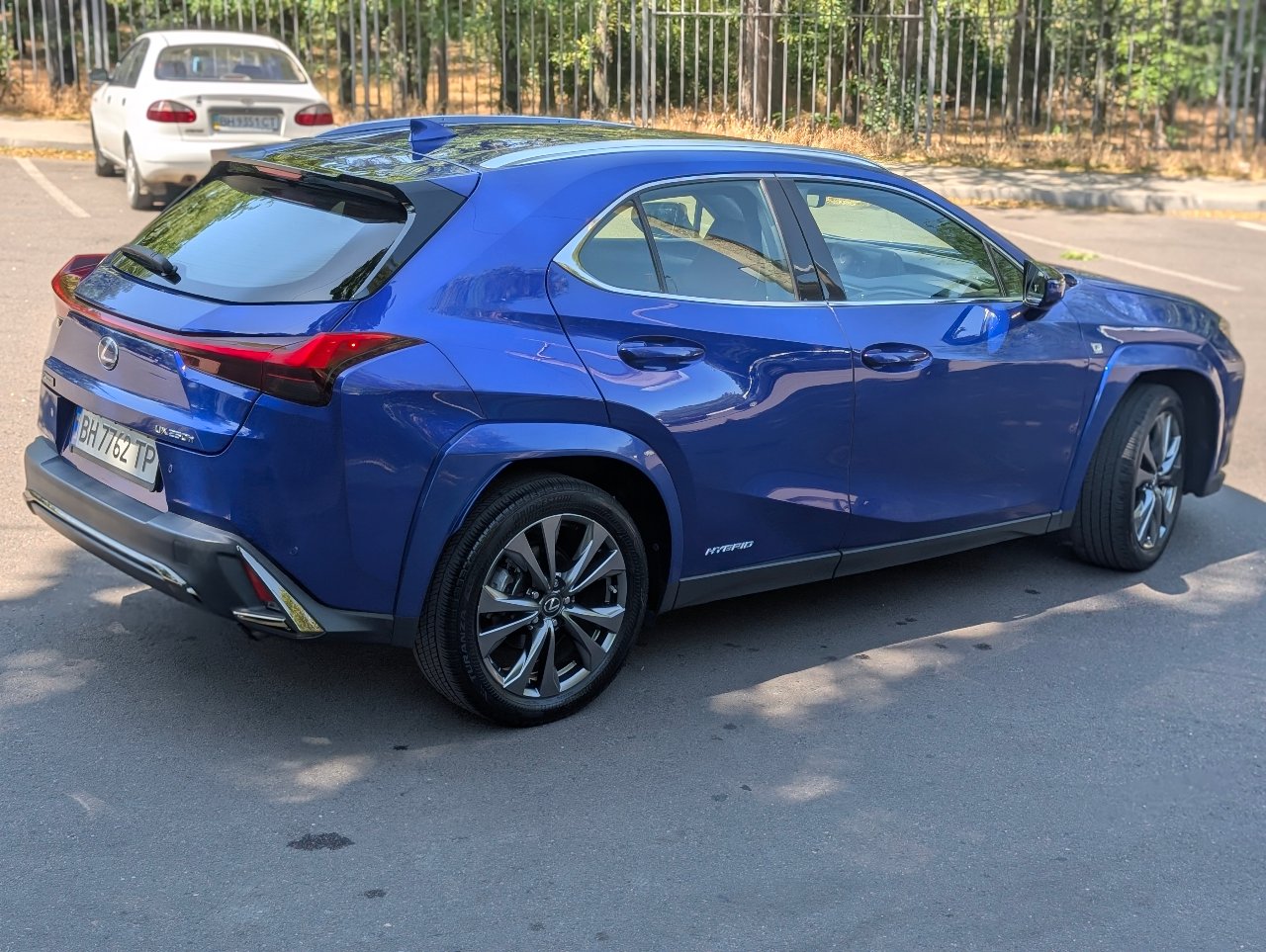 Lexus UX - фото 11