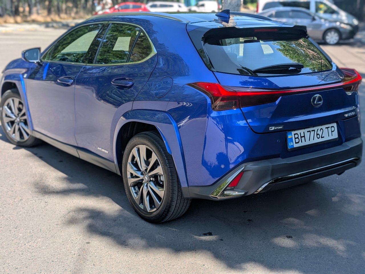 Lexus UX - фото 9