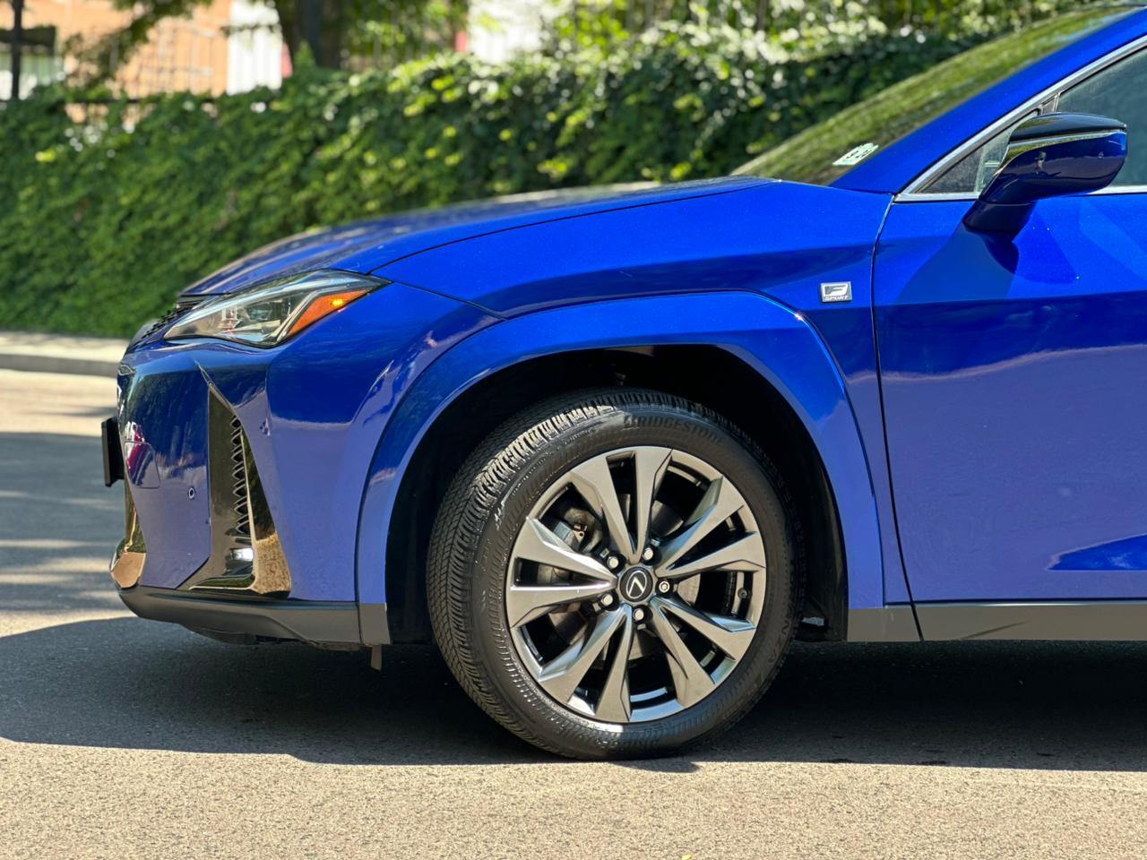 Lexus UX - фото 4