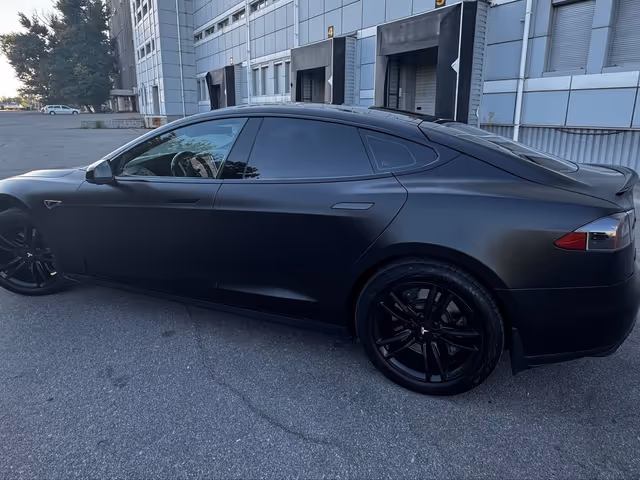 Tesla Model S - зображення 3