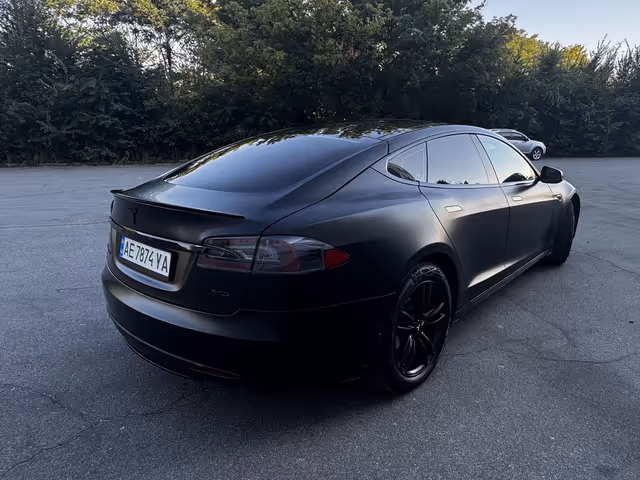 Tesla Model S - зображення 5