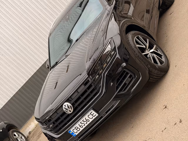 Volkswagen Touareg - зображення 1