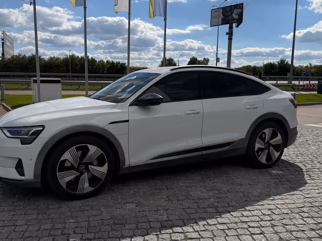 Audi e-tron Sportback - зображення 4