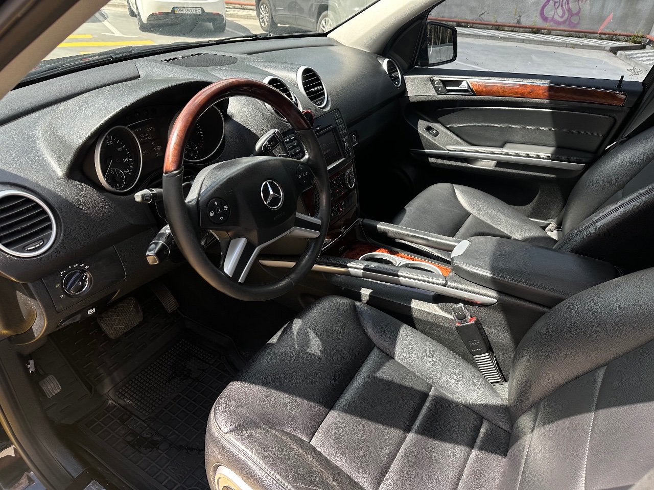 Mercedes-Benz M-Класс - фото 12