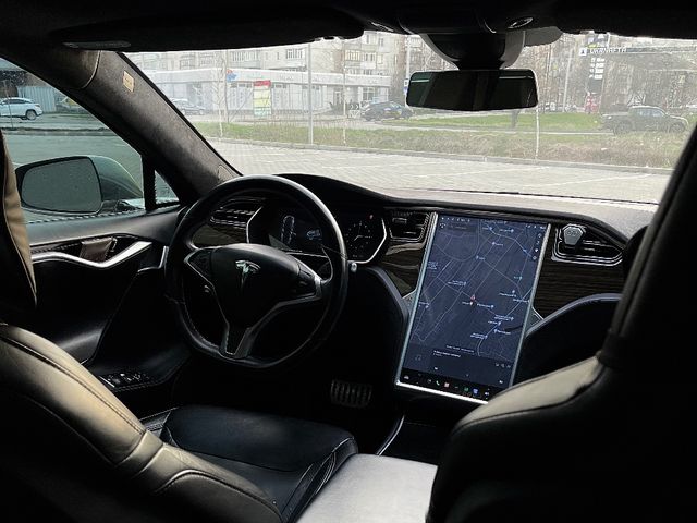 Tesla Model S - фото 3