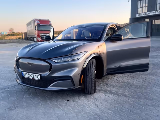 Ford Mustang Mach-E - зображення 3