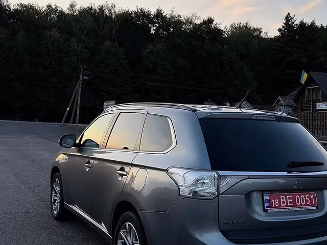 Mitsubishi Outlander - зображення 2