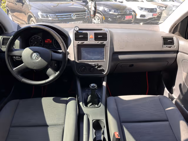 Volkswagen Golf - зображення 4
