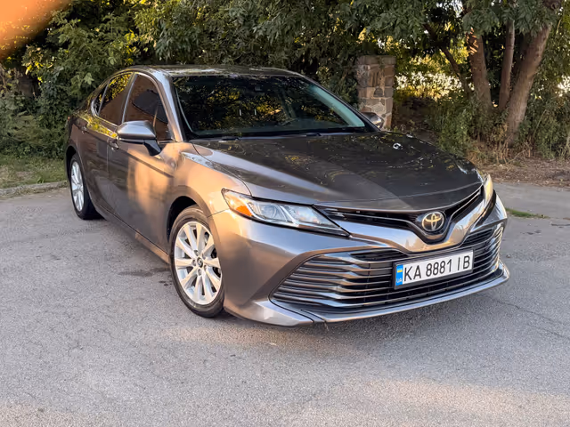 Toyota Camry - зображення 1