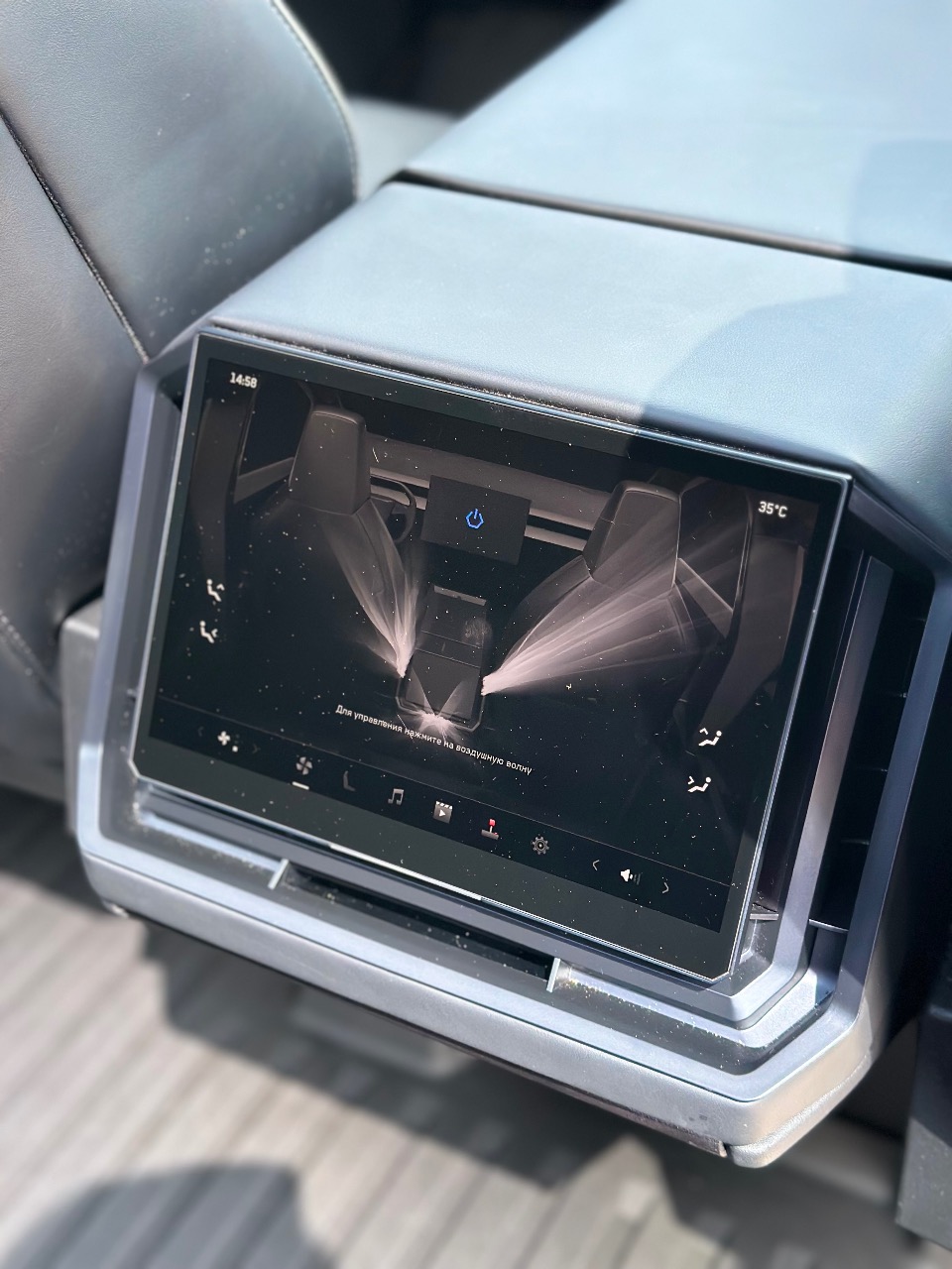 Tesla Cybertruck - фото 11