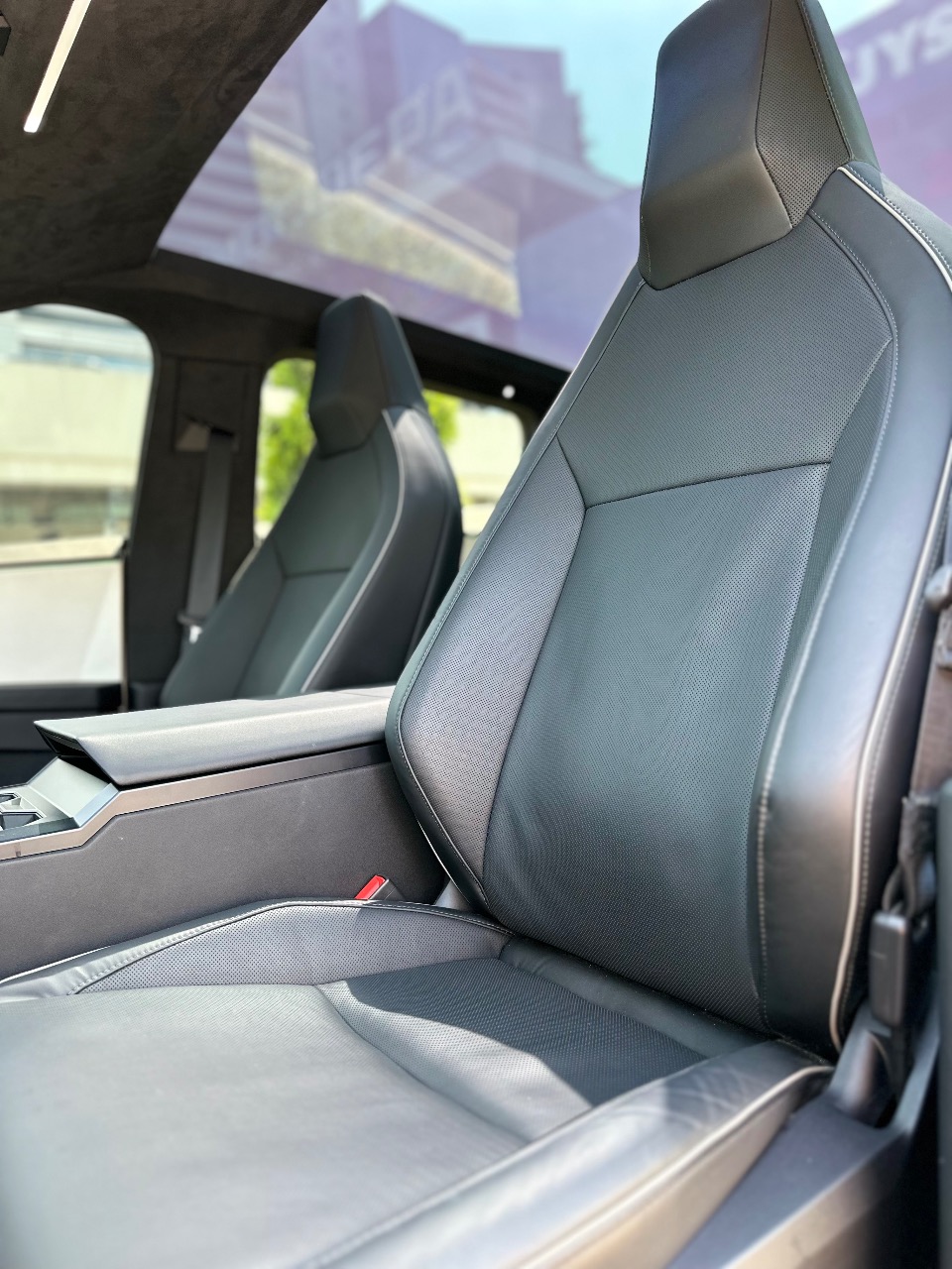 Tesla Cybertruck - фото 5