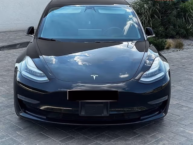 Tesla Model 3 - зображення 3