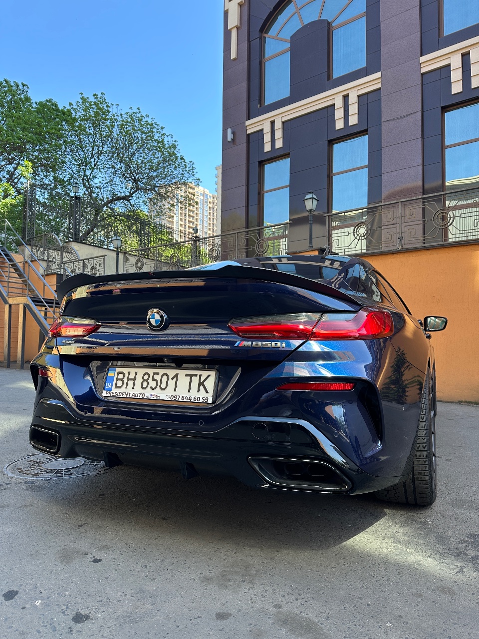 BMW 8 серії - фото 8