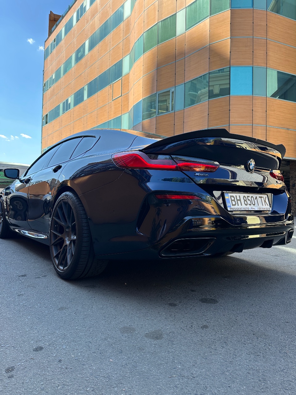 BMW 8 серії - фото 4