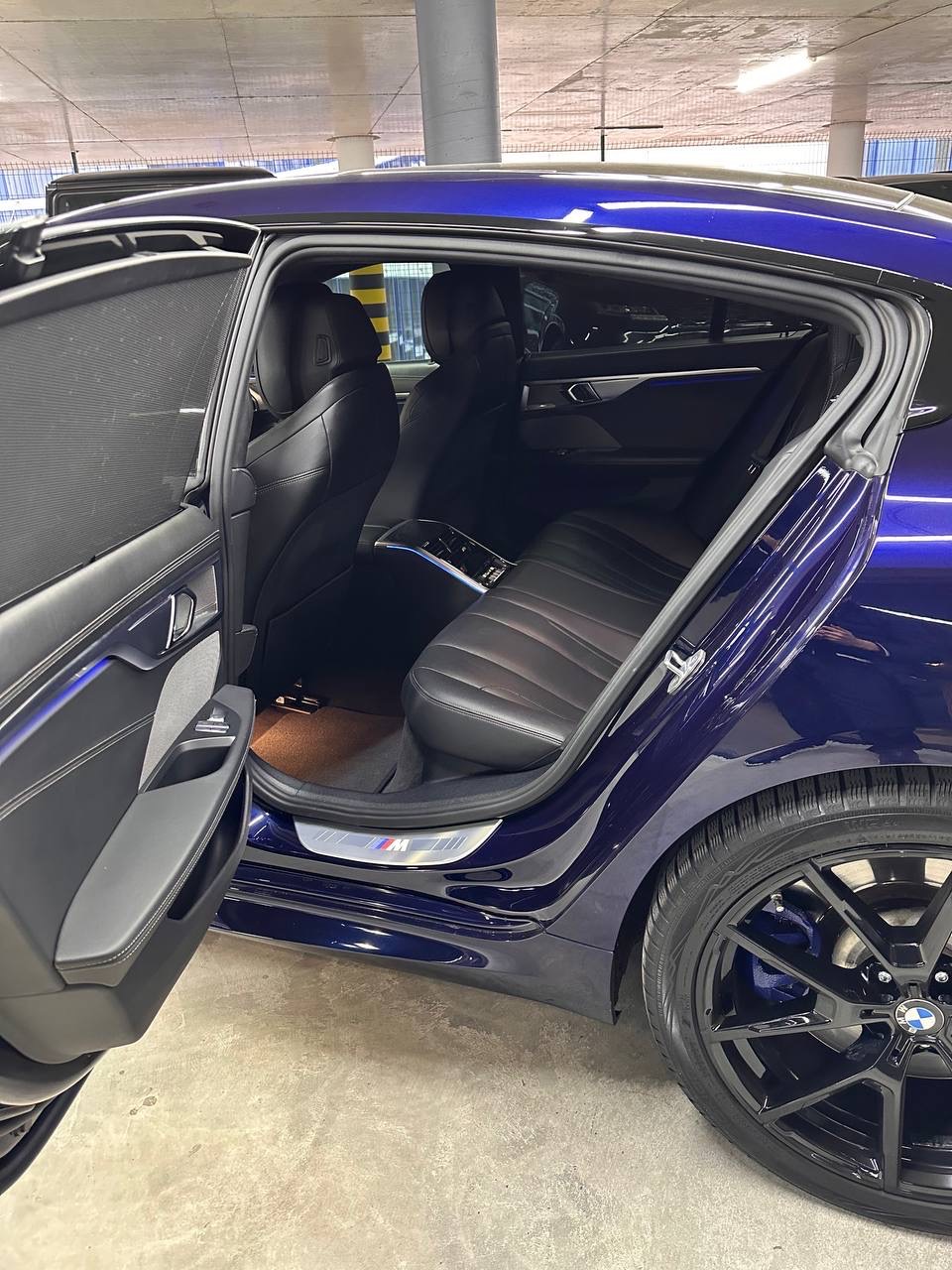 BMW 8 серії - фото 11