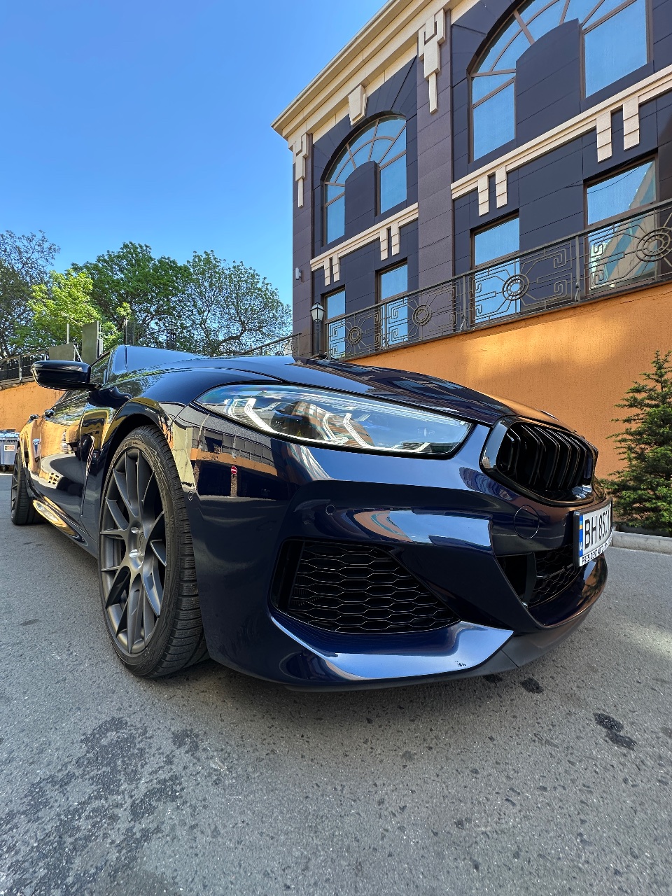 BMW 8 серії - фото 2