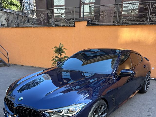 BMW 8 серії - фото 1