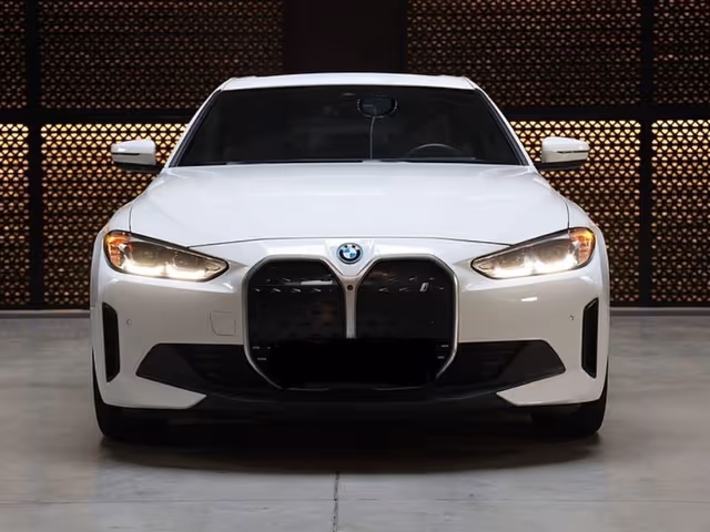 BMW i4 - зображення 2