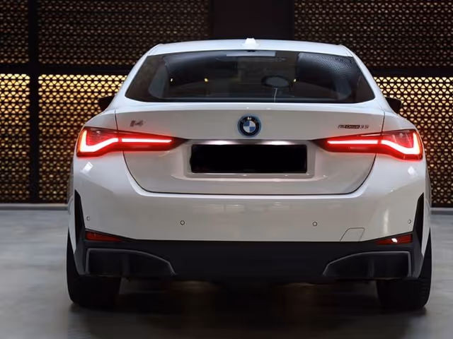 BMW i4 - зображення 4