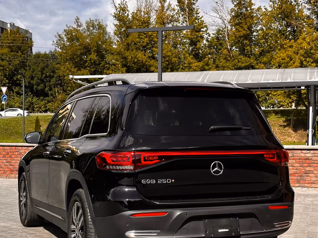 Mercedes-Benz EQB - зображення 4