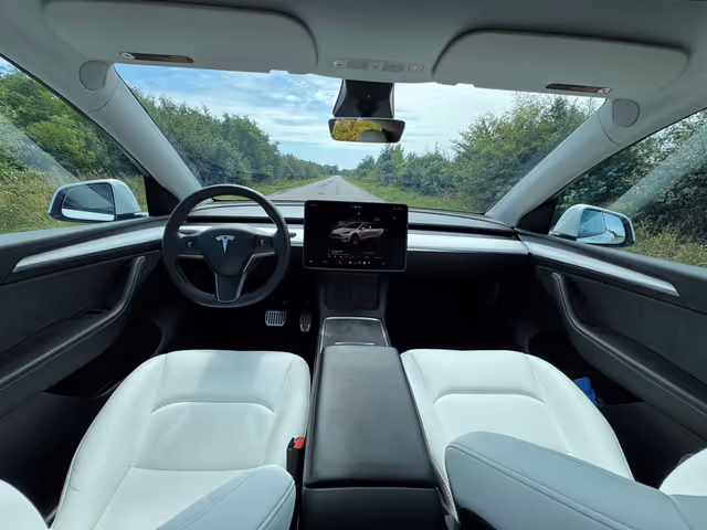 Tesla Model Y - зображення 4