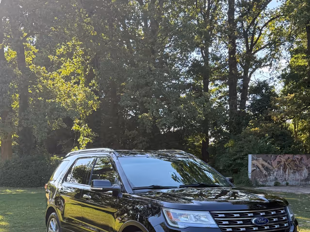 Ford Explorer - зображення 1