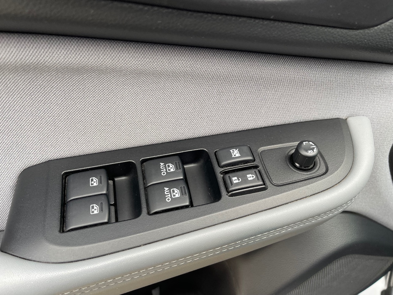 Subaru Legacy - фото 14