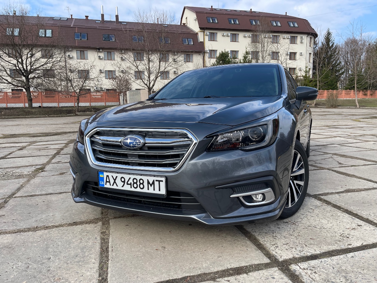 Subaru Legacy - фото 1