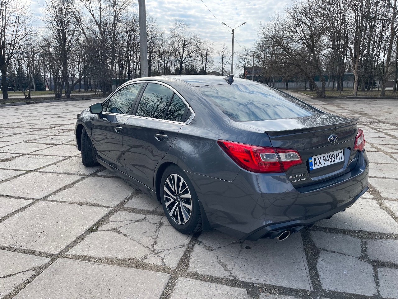 Subaru Legacy - фото 4