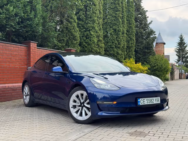 Tesla Model 3 - зображення 1