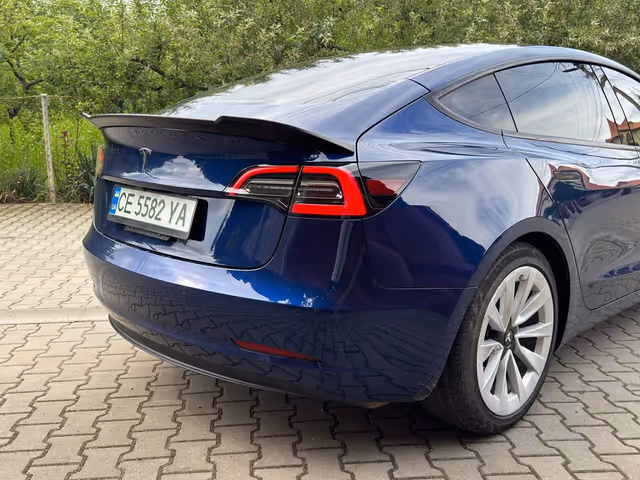 Tesla Model 3 - зображення 4